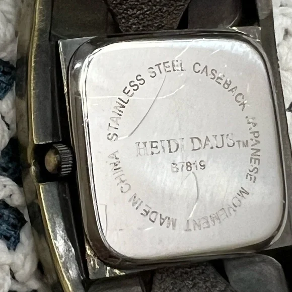 Heidi Daus “Objet D’Art” Vintage Clamper Watch EUC in original box Heidi Daus “Objet D main image 2